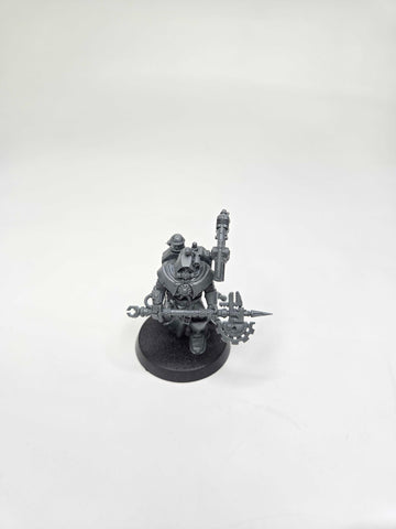 ADEPTUS MECHANICUS - TECH-PRIEST ENGINSEER - WARHAMMER 40K (A1100)