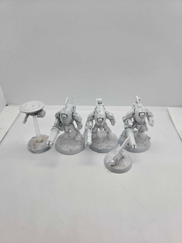 T'au Empire - Stealth Battlesuits - Warhammer 40000 - UM-00439